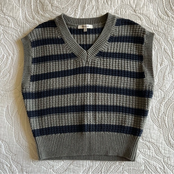 Madewell - Waffle-Knit Sweater Vest - Heather Pewter - Picture 4 of 12